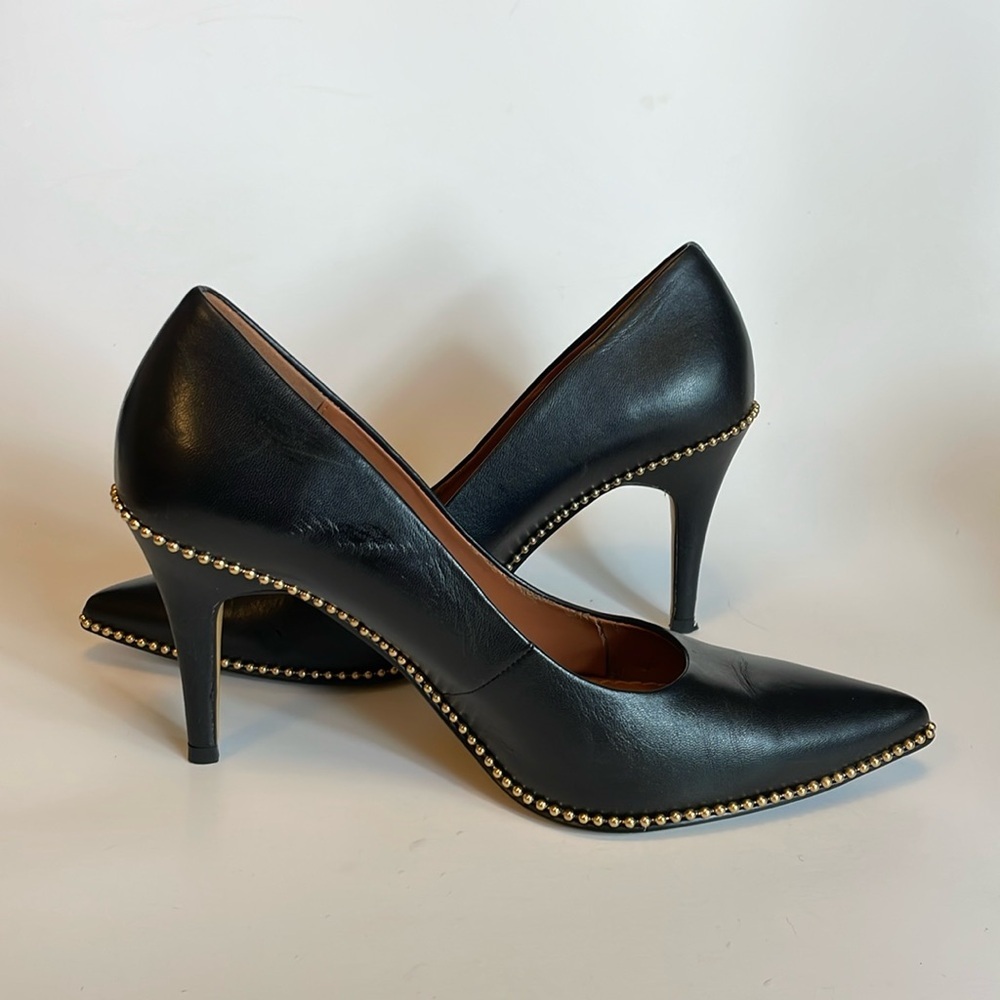 Coach Samantha black gold 3.5” pumps size 7B
